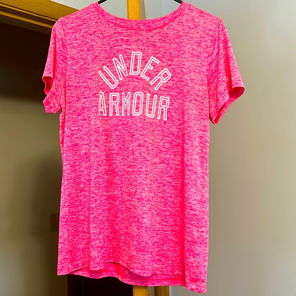 Women’s large Under Armour T Shirt in pink